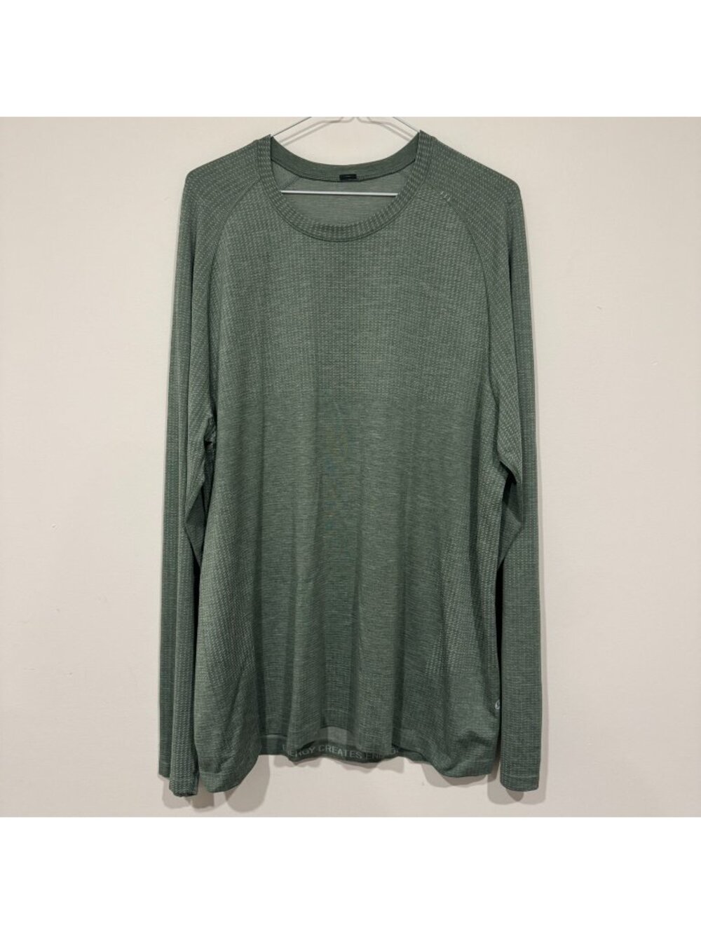 Lululemon Mens Metal Vent Tech Long Sleeve Size XL Green
